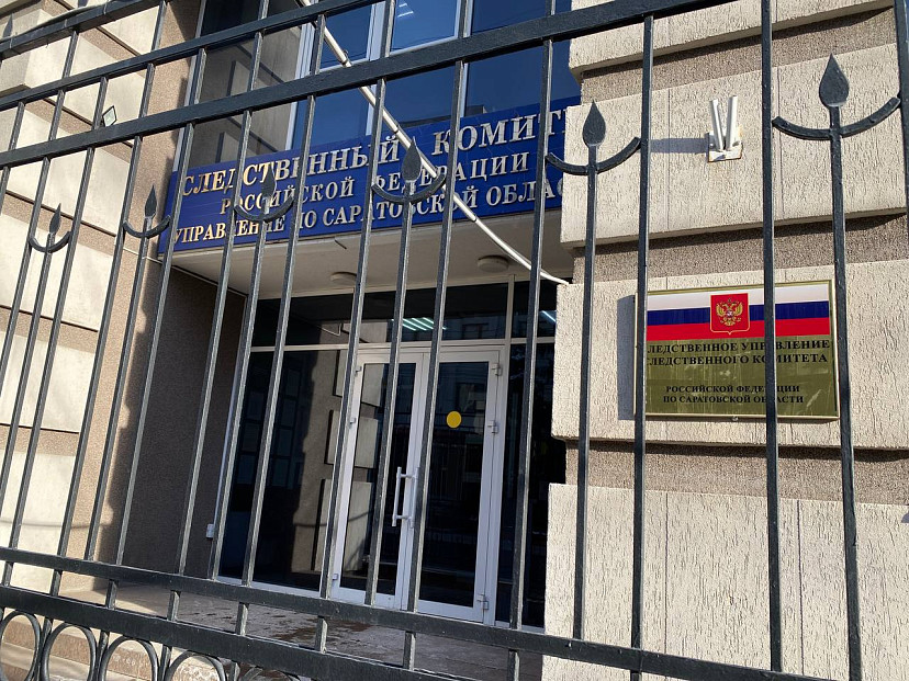 На заводе рабочему зажало руку прессом  