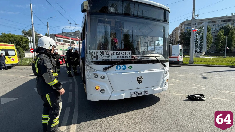 Три человека пострадали в ДТП с автобусом в центре Саратова